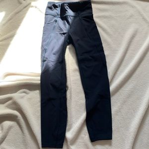 Size 2 navy blue women’s short lululemon leggings